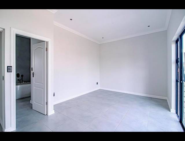 3 BEDROOM HOUSE FOR SALE IN SIX FOUNTAINS RESIDENTIAL ESTATE